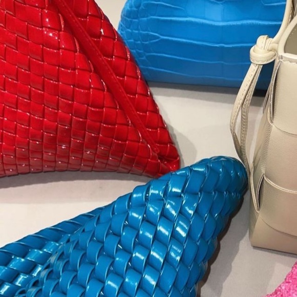 Ruby Reds ❤️ earrings! - Picture 4 of 5